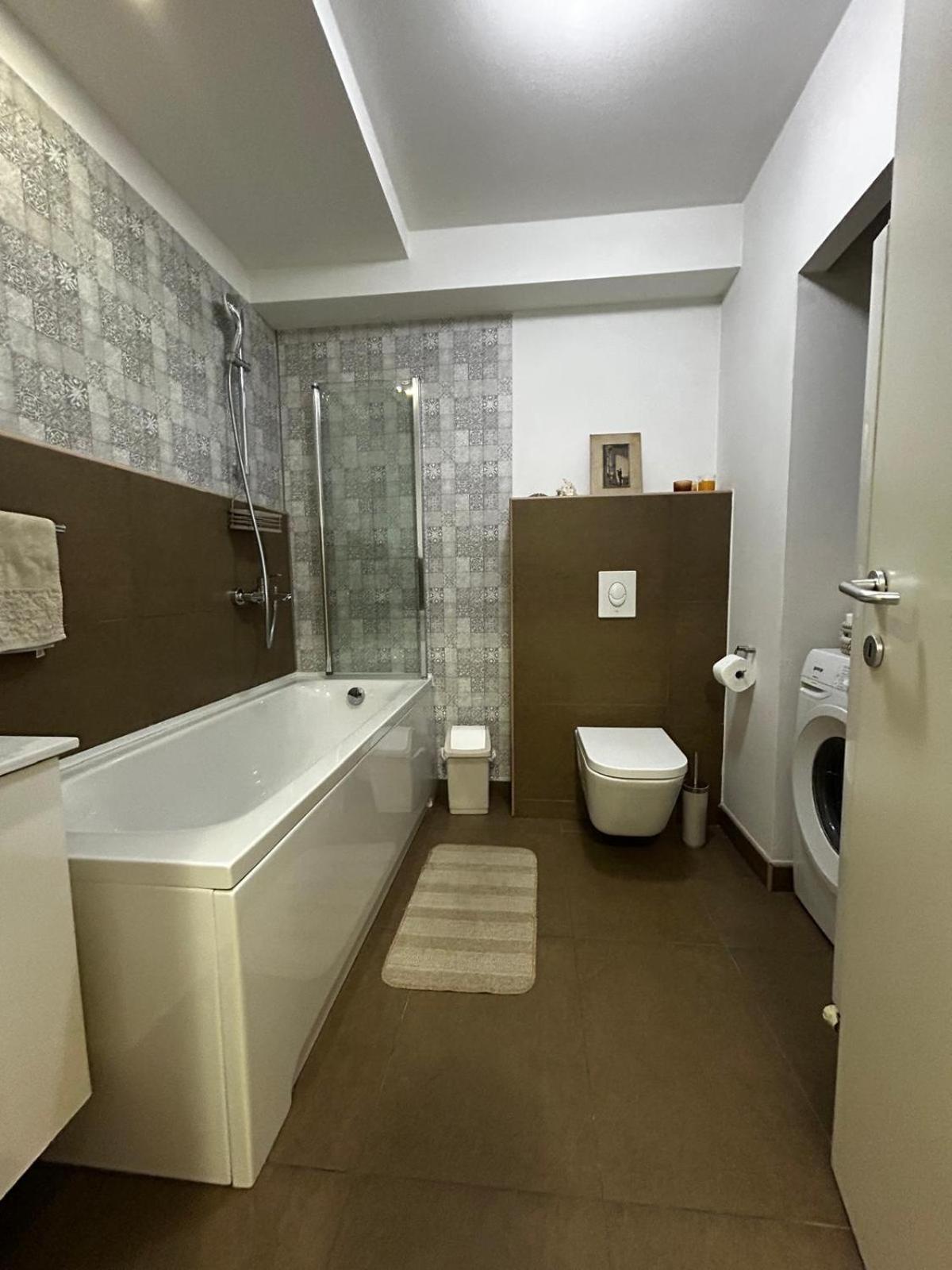 Apartment Galerija Tuzla Esterno foto