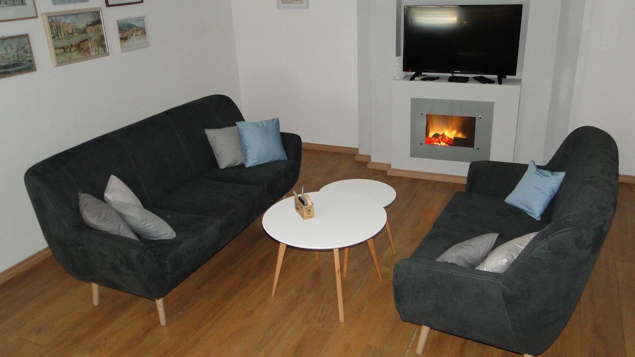 Apartment Galerija Tuzla Esterno foto